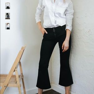 FRAME Denim
Le Crop Bell Exposed Zipper Black size 25 intermix